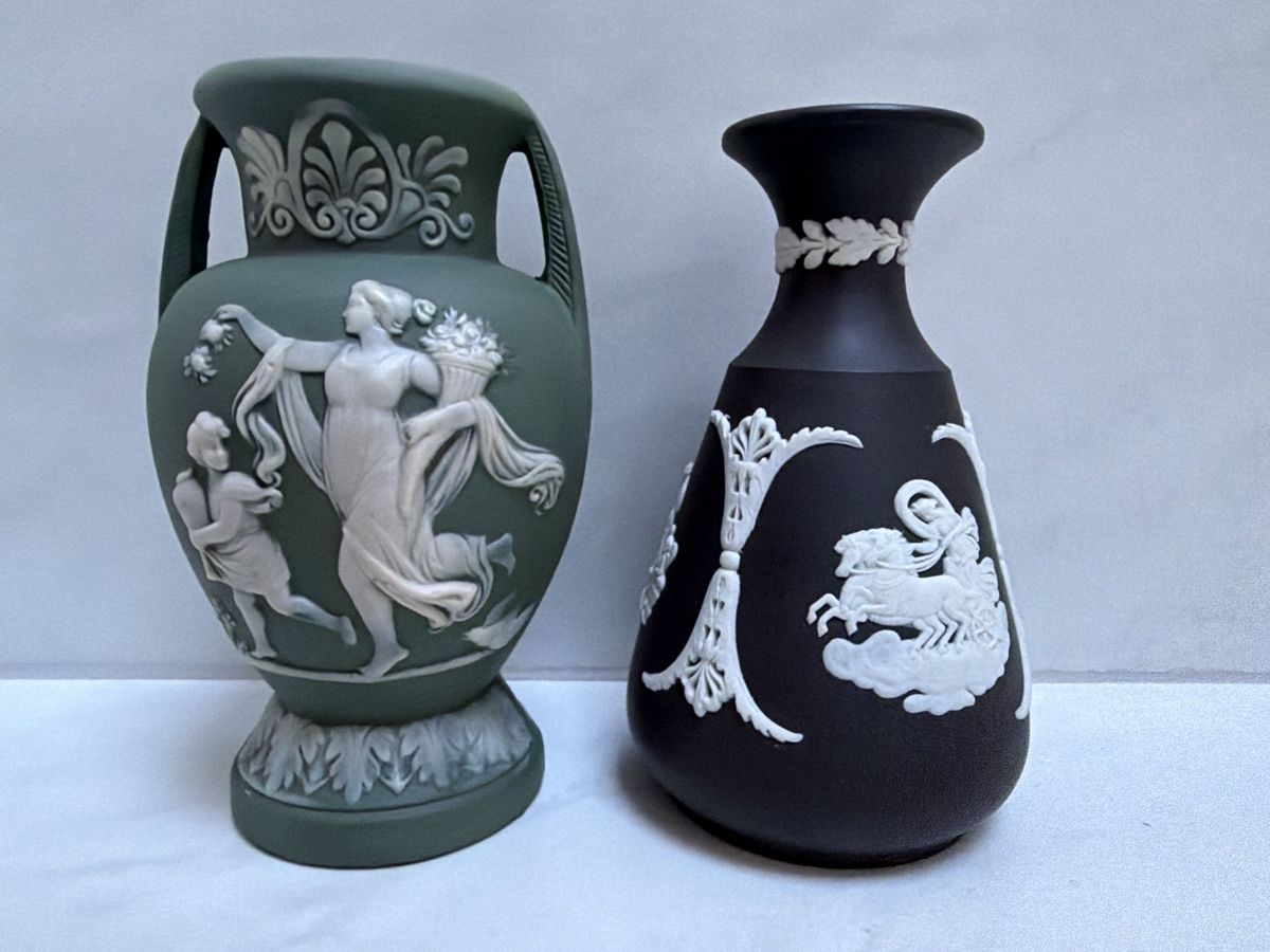 Wedgwood Vasen & Gefässe: Vasen Jasperware, 2 Stück. – Gebraucht aus Biberist von Momo33 1
