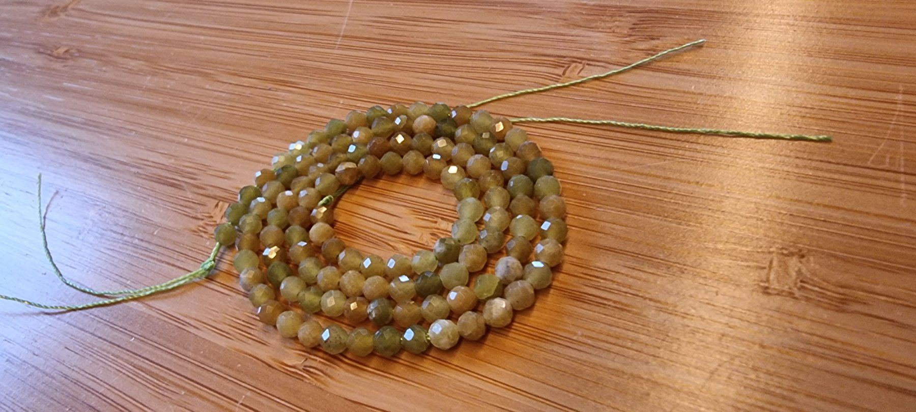Edelsteine: Jade- Blumen grün 3mm. facettiert Strang – Neu und originalverpackt aus Menziken von Mirager 2