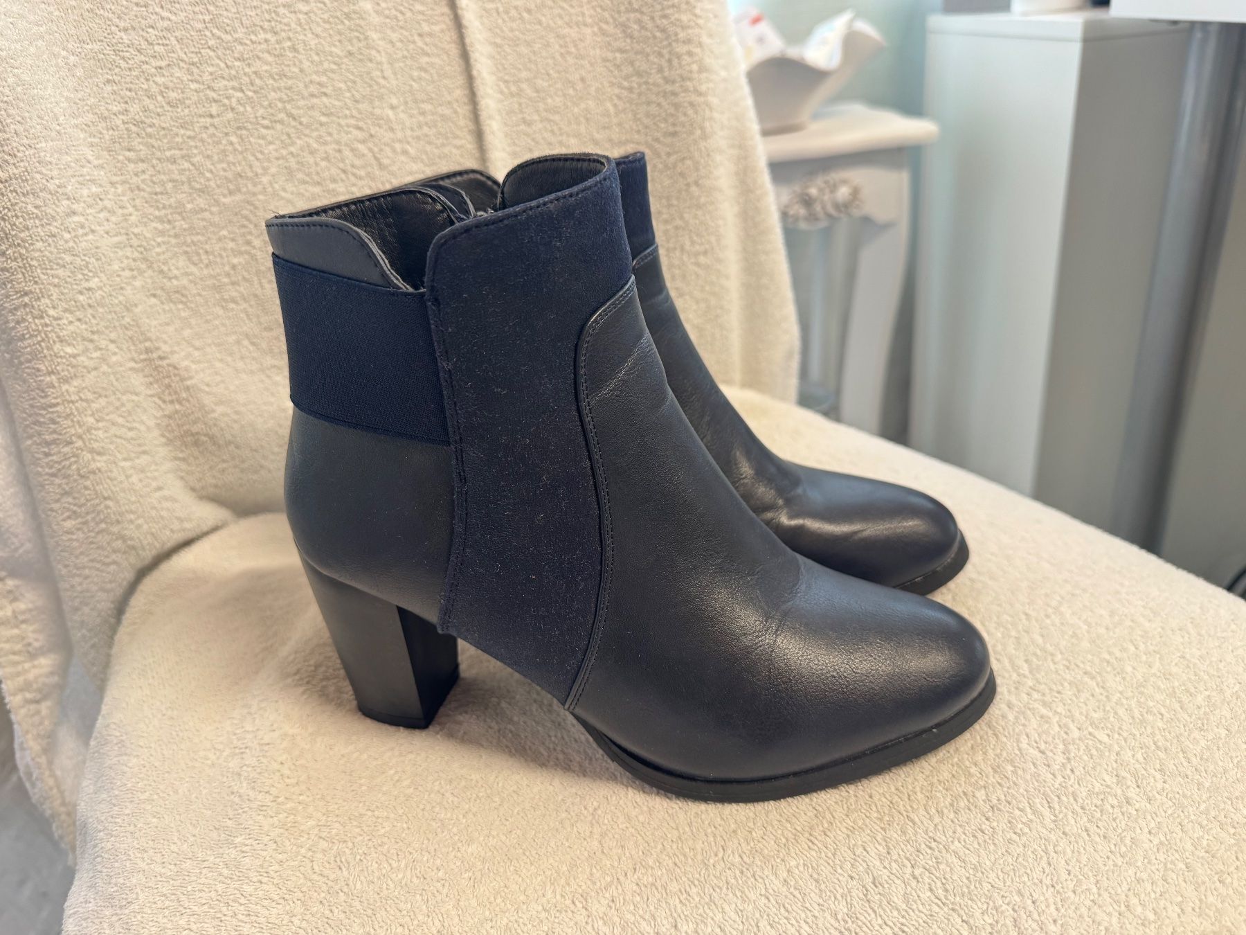 Chaussures femmes: Stiefelette Kunstleder dunkelblau Gr. 38 – Neuf avec emballage d'origine à Zäziwil par blackpearl 8