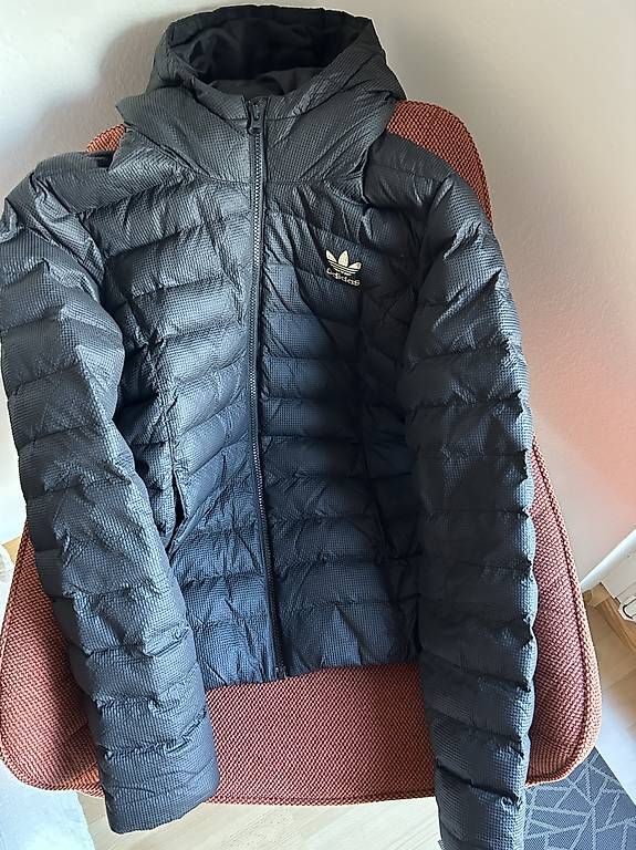 Giacche: Adidas Winterjacke  – Usato da Allschwil venduto da Haffelow 4