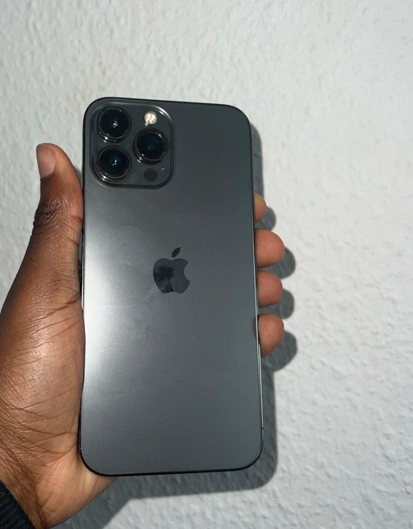 Apple Handys / Smartphones: iPhone 13 Pro Max (256GB) Akku 100% – Gebraucht aus Luzern von Waince786 1