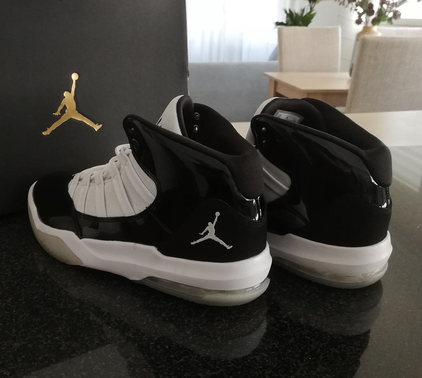 Jordan Scarpe da uomo: Air Jordan Max Aura - Black & White Gr. EU45 – Nuovo (secondo la descrizione) da Locarno venduto da Kira712 3
