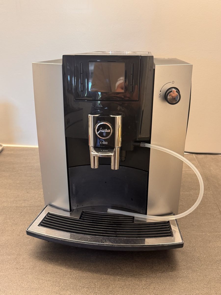 Jura Macchine per caffè & Macchine per espresso: Jura E600 top Zustand – Usato da Tann venduto da Clemensthe5