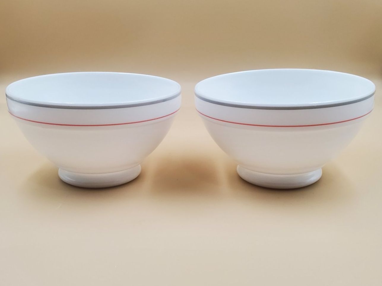 Ciotole: Paire de bols opaline blanche Arcopal – Usato da Rennaz venduto da La_malle_du_dauphin 1