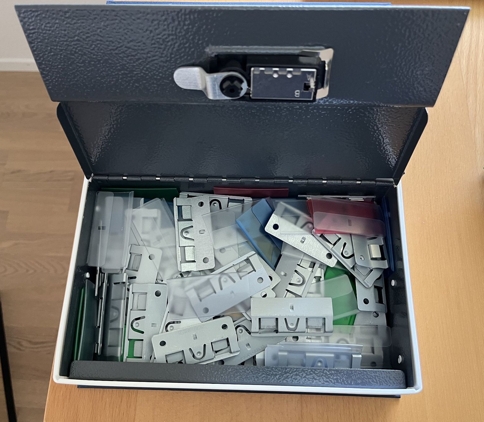 Ikea Armadi: Aktenschrank – Usato da Rüti ZH venduto da sunshine092 4