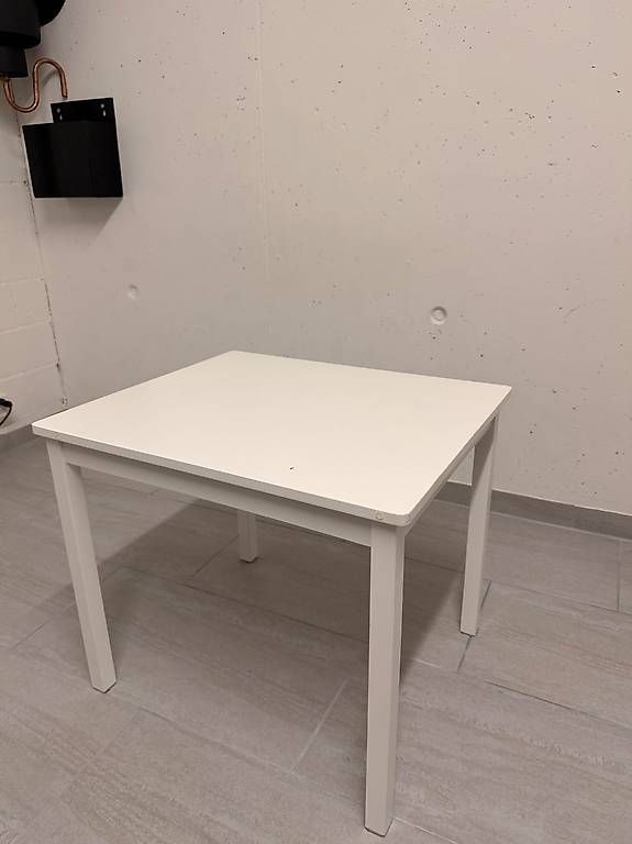 Tische: Kinder Tisch 59x50x50 cm – Gebraucht aus Oberrohrdorf von gerobona