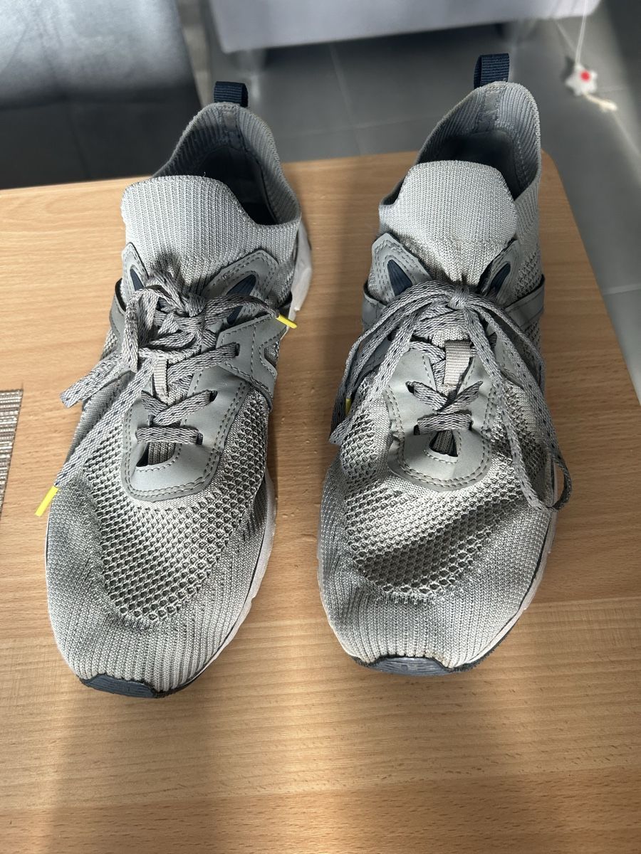 Scarpe da uomo: Chaussure grise – Usato da Grancy venduto da Raphaborg05 1