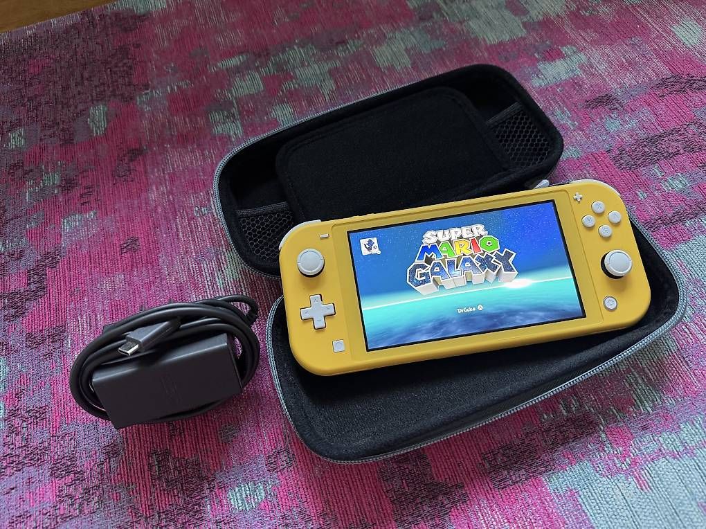 Nintendo Console: Nintendo Switch Lite Gelb – Usato da Biel/Bienne venduto da simxn 1
