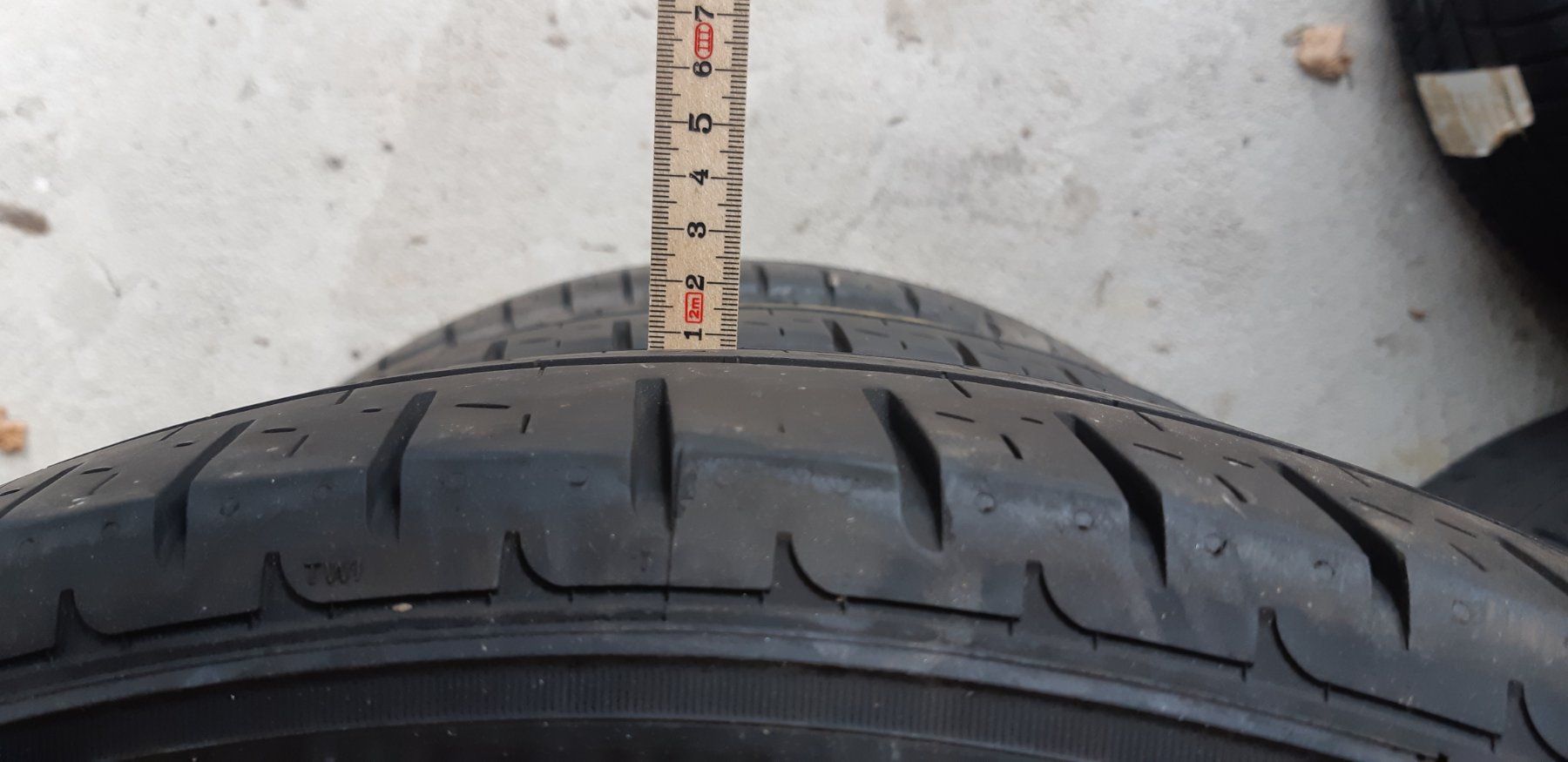 Pirelli Pneus & Kompletträder: Sommerreifen 215/65 R16C – Gebraucht aus Gossau SG von Kalaluma 3