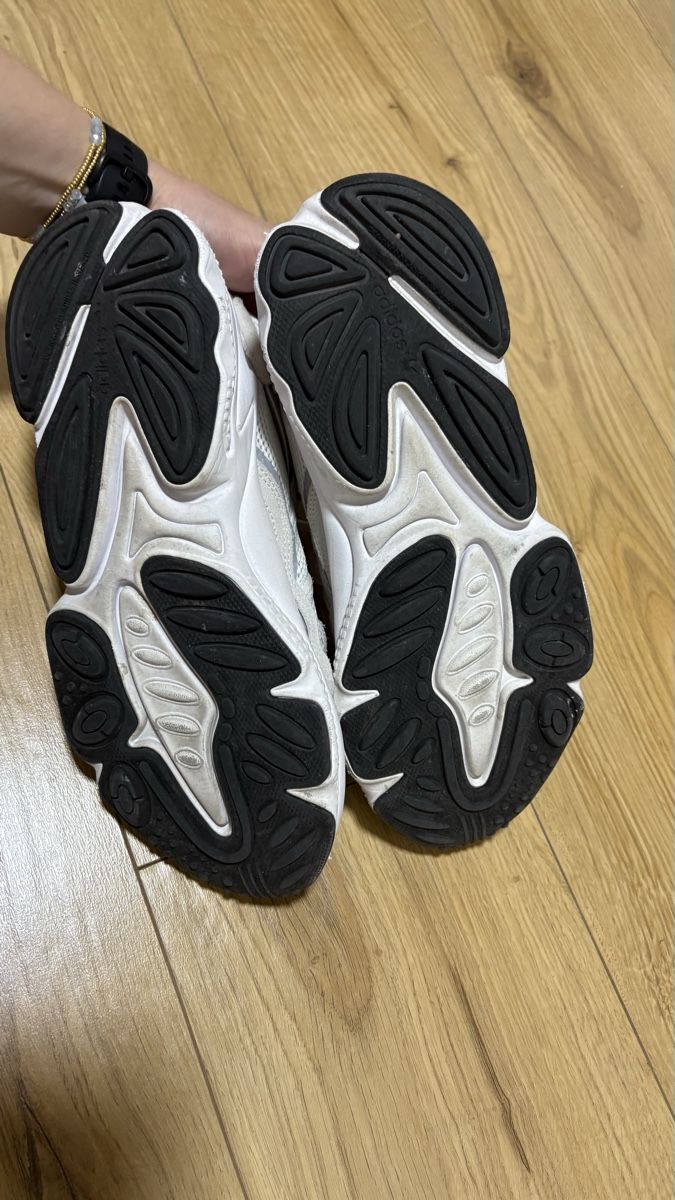 Adidas Scarpe da uomo: Adidas OZWEEGO Sneaker, Grösse 40 2/3 – Usato da Bern venduto da best.secondhand 2