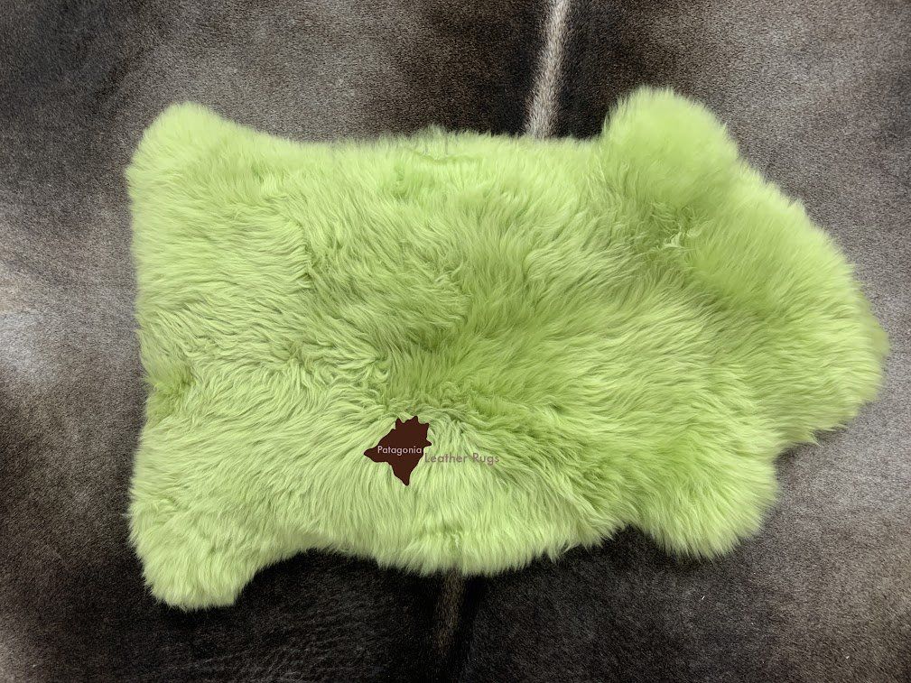 Tappeti: Lammfell Teppich Green Apple – Nuovo e nell'imballaggio originale da Arbedo venduto da patagonialeatherrugs 1