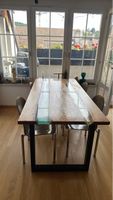 Esstisch mit Harz Fluss Design Holztisch Tischplatte