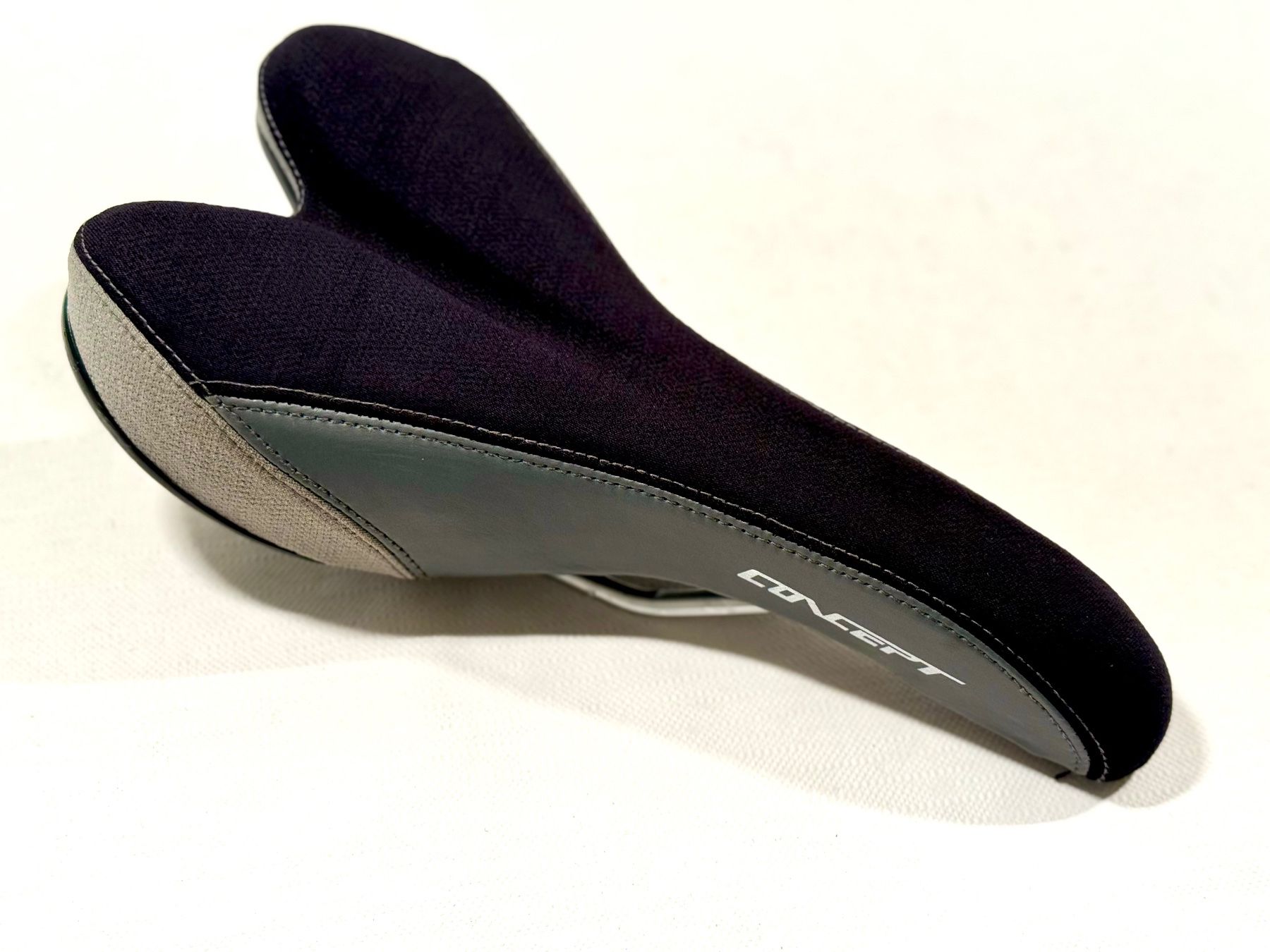 Ersatzteile: VELO CONCEPT Saddle Sattel neuwertig! – Gebraucht aus Luzern von bikeandbeltcom