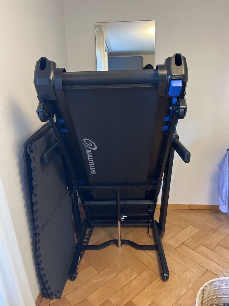 Nautilus Vélos d'appartement: Nautilus T626 Treadmill good condition – D'occasion à Zürich par lor_v6pq 1