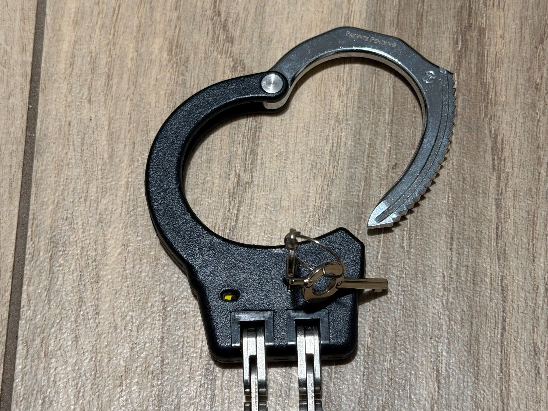 Autres événements d'entreprise et fêtes: Professionelle ASP Modell 200 Polizei Scharnier-Handschellen – D'occasion à Liestal par ElektraG 1