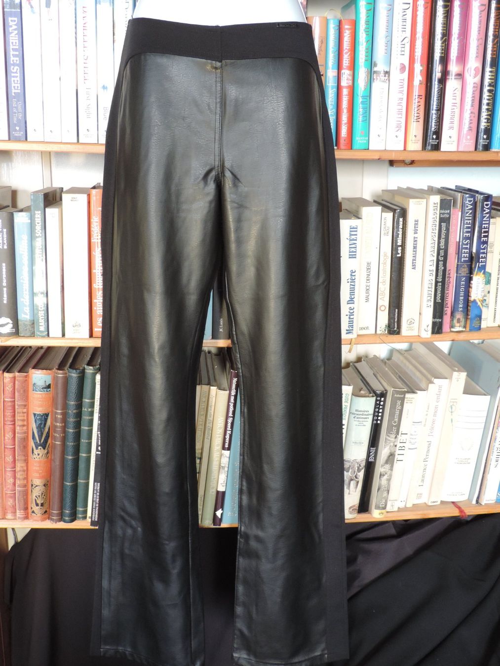 Pantaloni: pantalon stretch Morgan simili cuir – Usato da Genève venduto da Axelle333