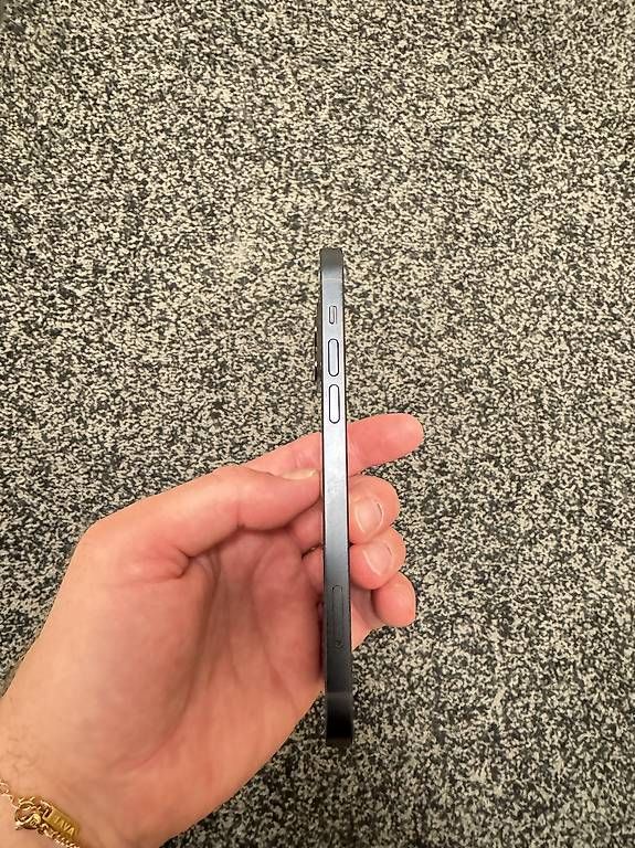 Telefoni cellulari / Smartphones: iPhone 12 mit 128 GB – Usato da Eiken venduto da Sergej 4