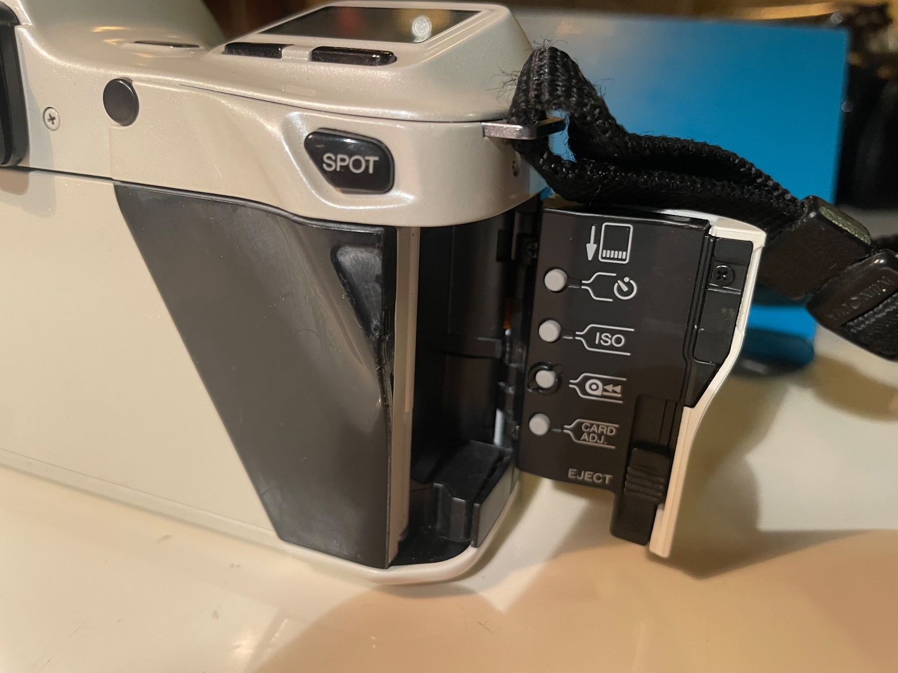 Minolta Kamera: Minolta Dynax 8000i white Kamera mit Objektiv – Gebraucht aus Embrach von xenovolcano 4