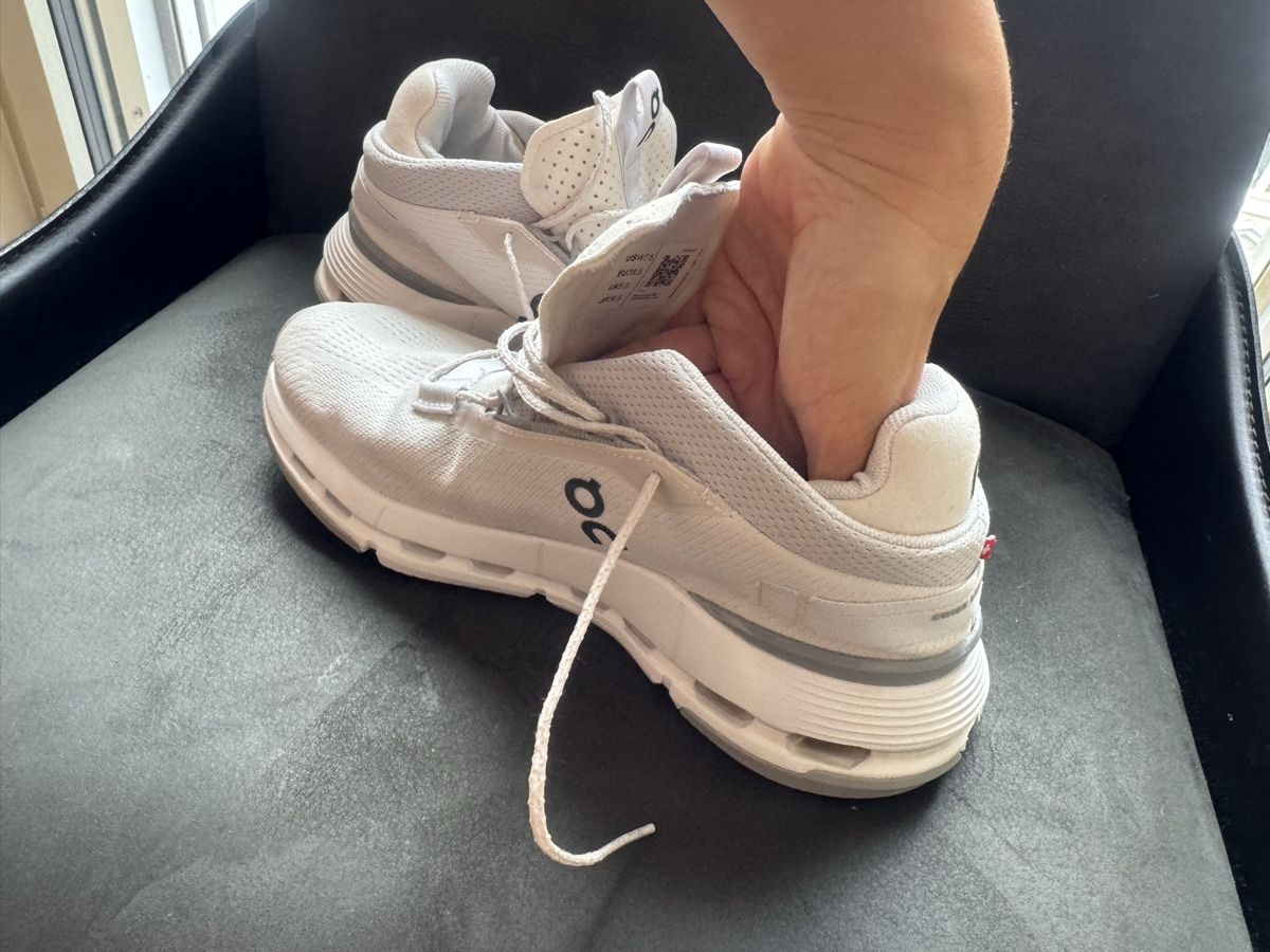 On Scarpe da donna: On Cloudnova Sneaker Weiss 38.5 – Usato da Zürich venduto da LuxuryJewellery 3