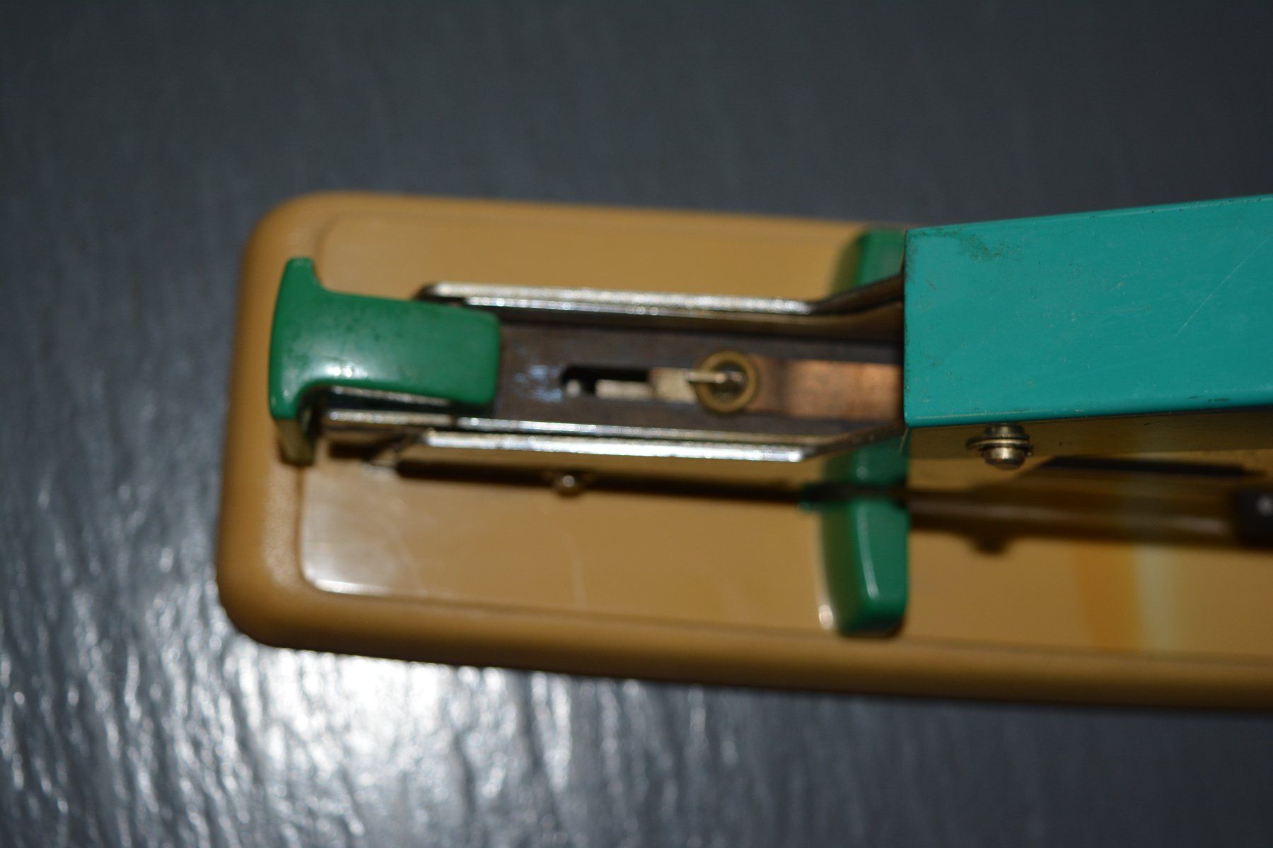 Macchine rilegatrici: VINTAGE HEFTER  BOSTITCH HD-30 – Usato da Weissbad venduto da Usw63 3