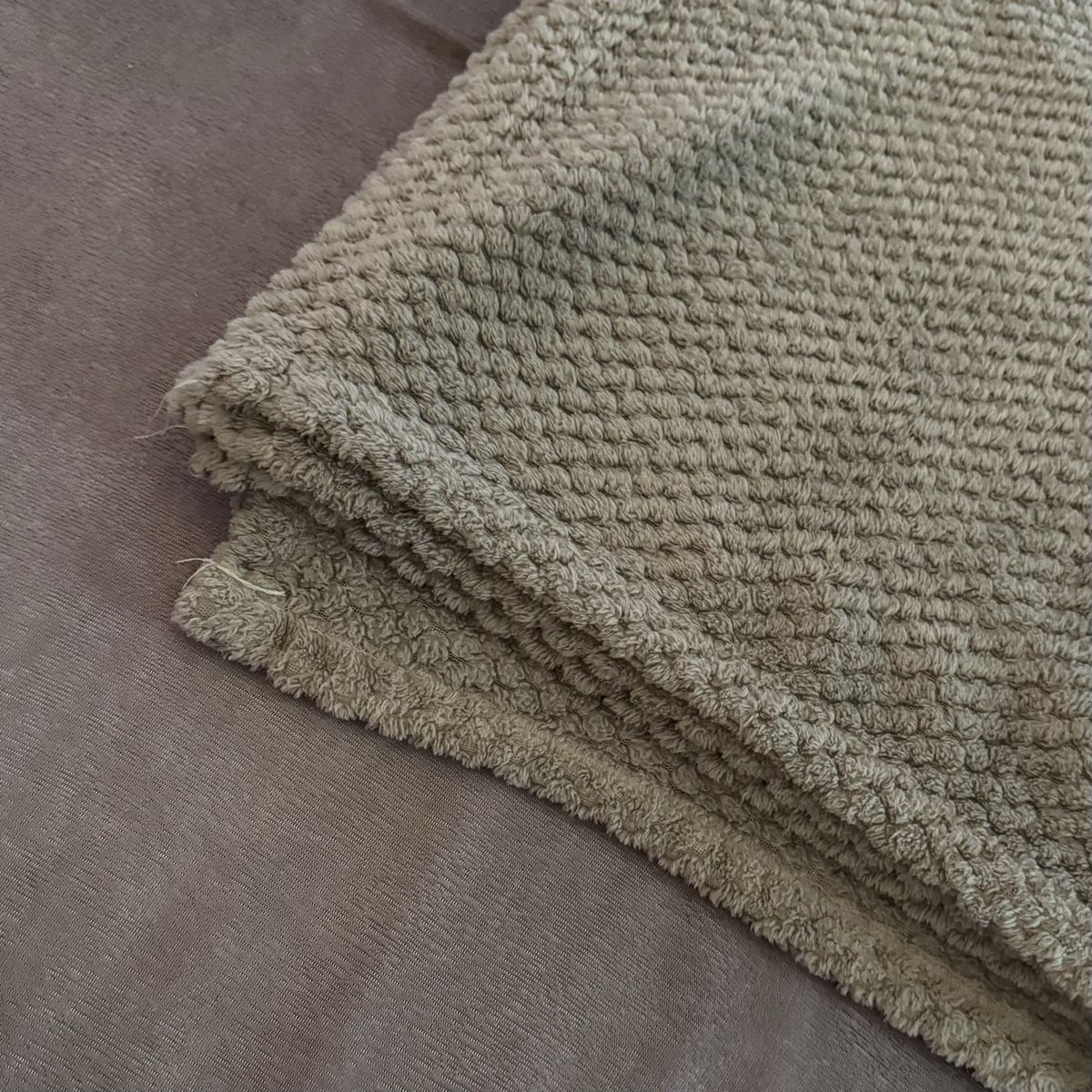 Micasa Coperte: Micasa plaid grey soft material 1.2m x 2.2m – Usato da solothurn venduto da mil_ja.t