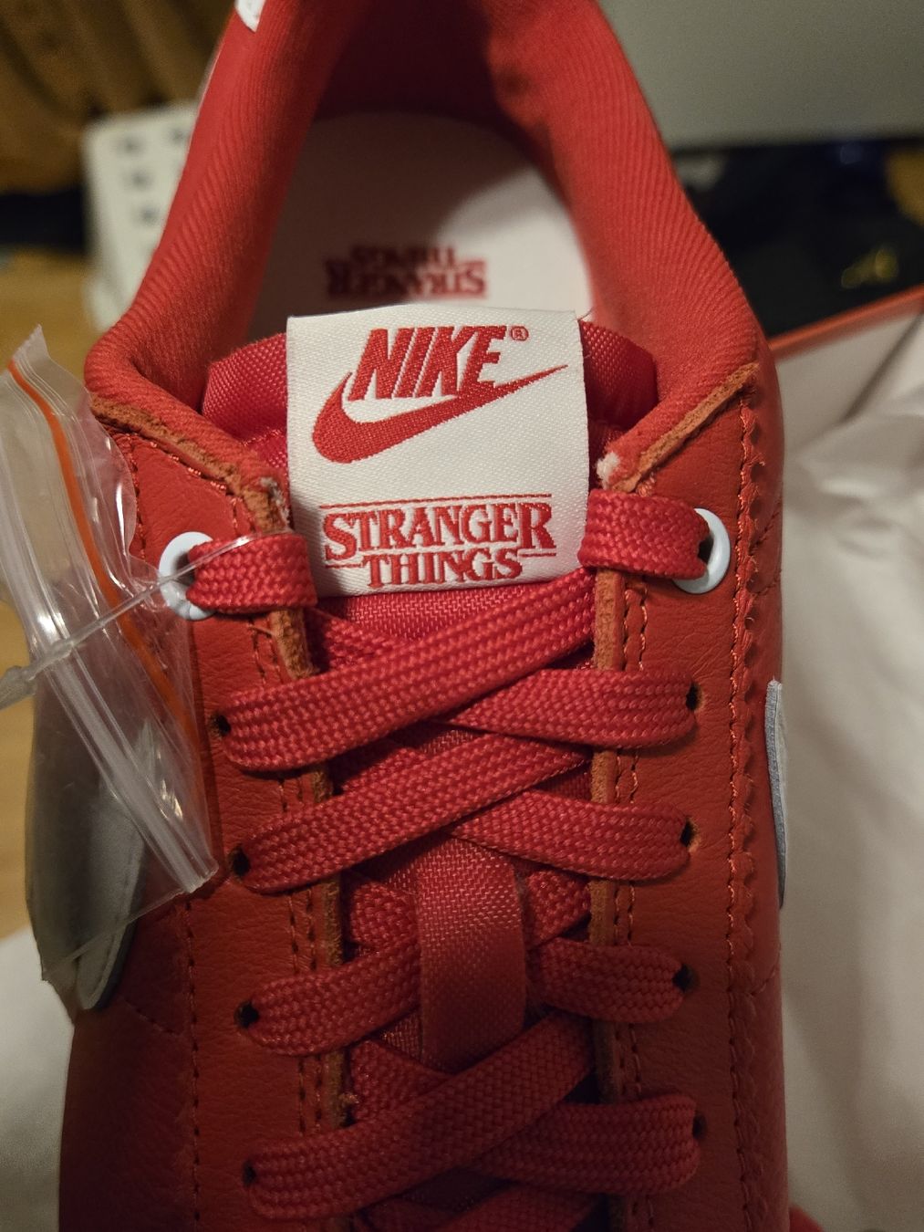 Scarpe da uomo: Nike Cortez x Stranger Things, Gr. 42, NEU – Nuovo e nell'imballaggio originale da Unterentfelden venduto da Master-Watch 2