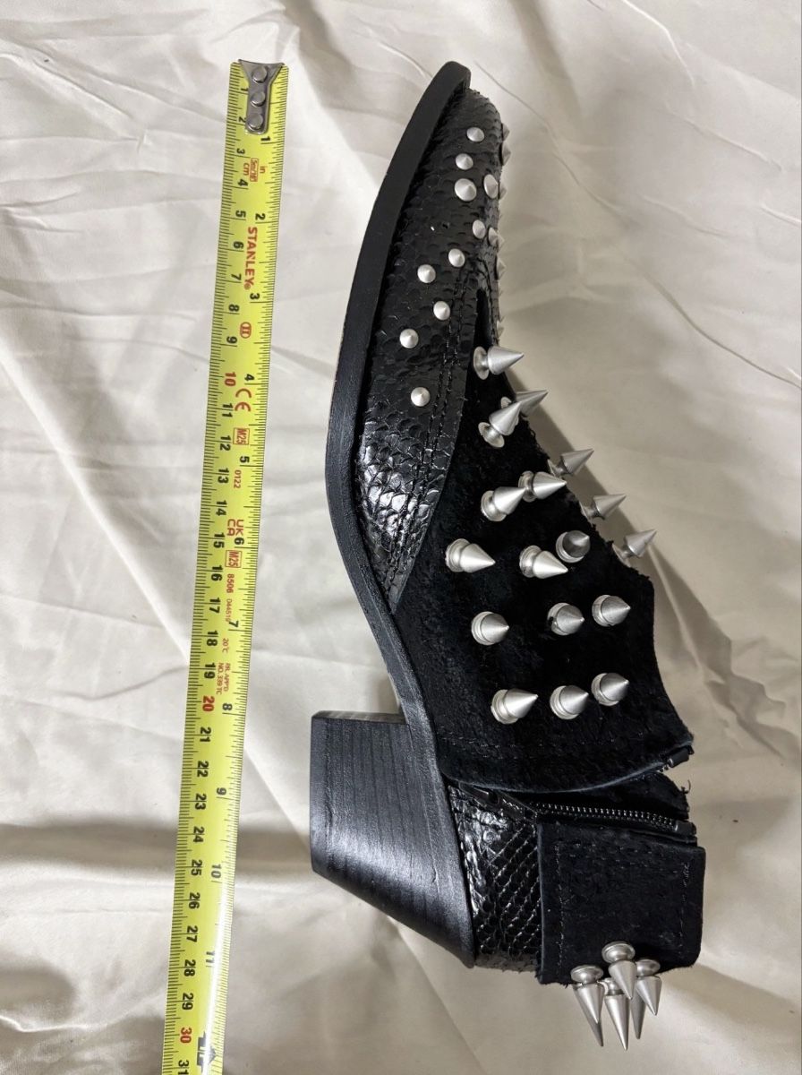 Comme Des Garcons Scarpe da uomo: Comme des Garcons × Junya Watanabe Studded boots  – Nuovo (secondo la descrizione) da Zug venduto da Arsavis 6