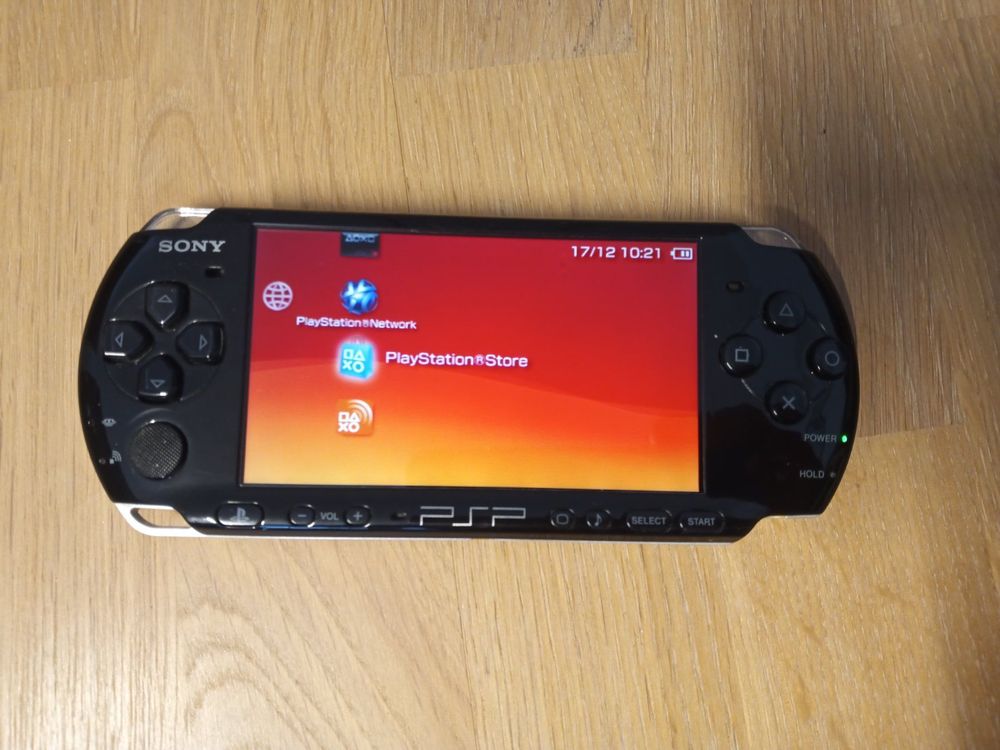 Sony PSP 3000 - Console de jeu portable - rouge