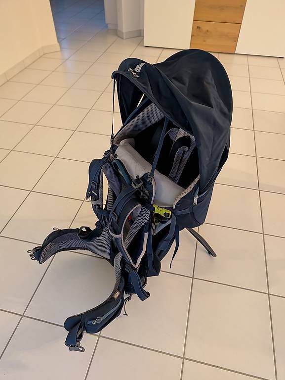 Marsupi portabebè: Deuter Kindertrage Kids Comfort pro – Usato da Arni AG venduto da martinao89
