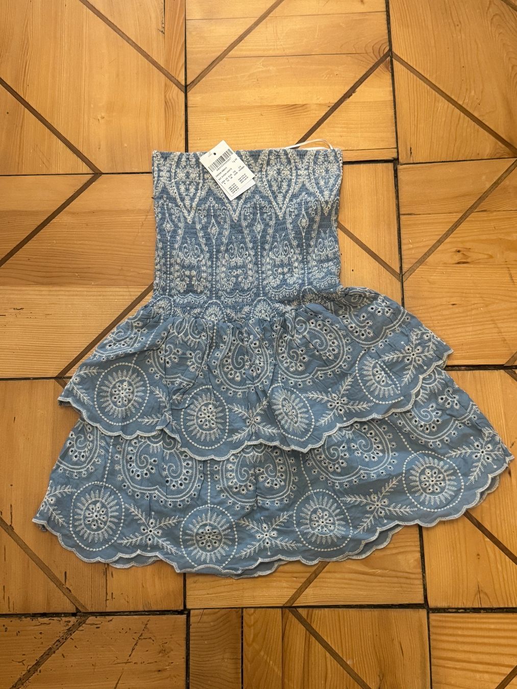 Kleider: Subdued Kleid – Neu (gemäss Beschreibung) aus Zürich von catemiranda