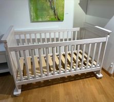 Wunderschönes Gitterbett aus massivem Kiefernholz