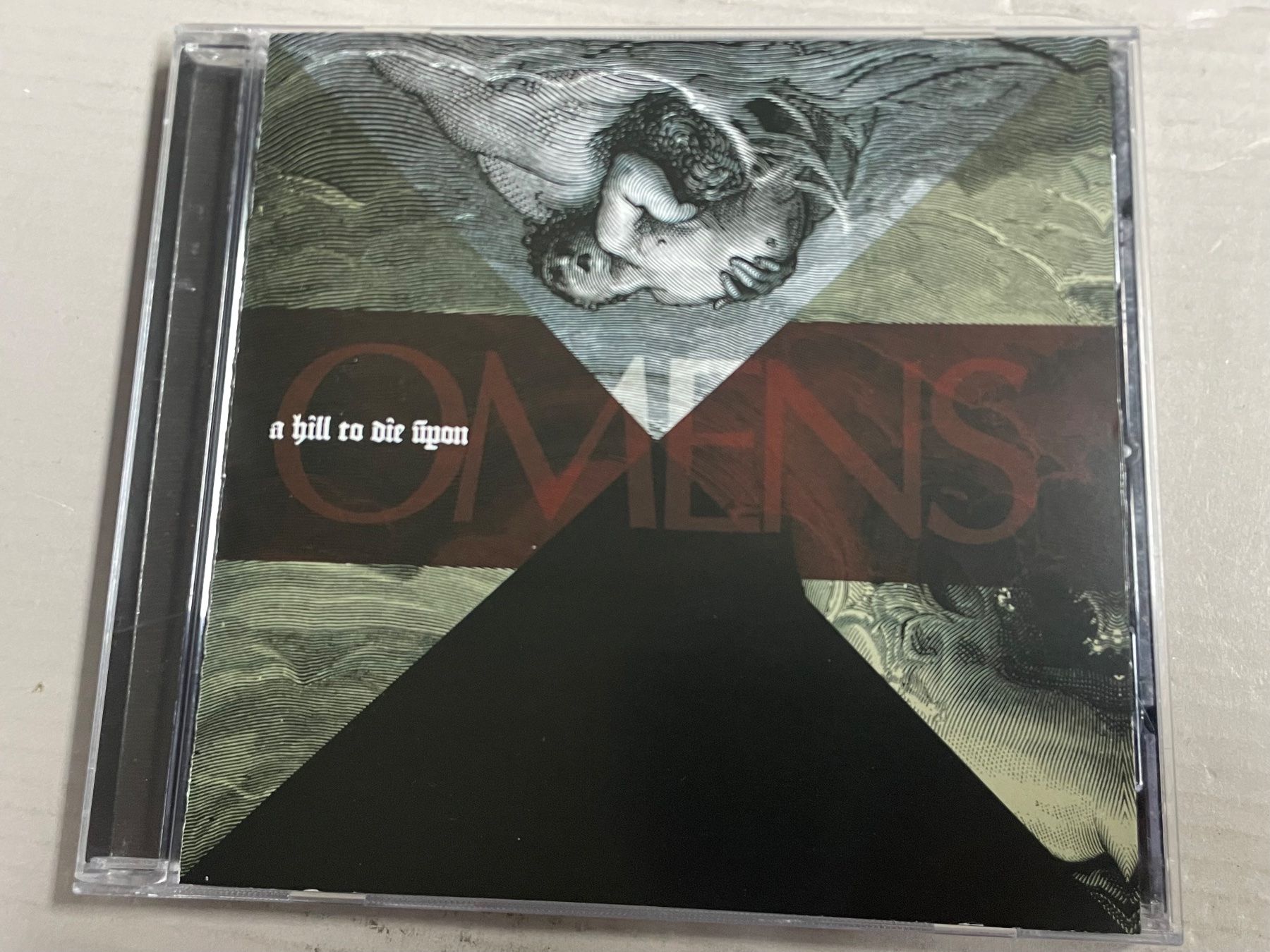 CD: A Hill To Die Upon - Omens – Usato da Muri b. Bern venduto da AdidasCollector 4