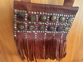 Umhängetasche Leder Fransen Nieten Boho