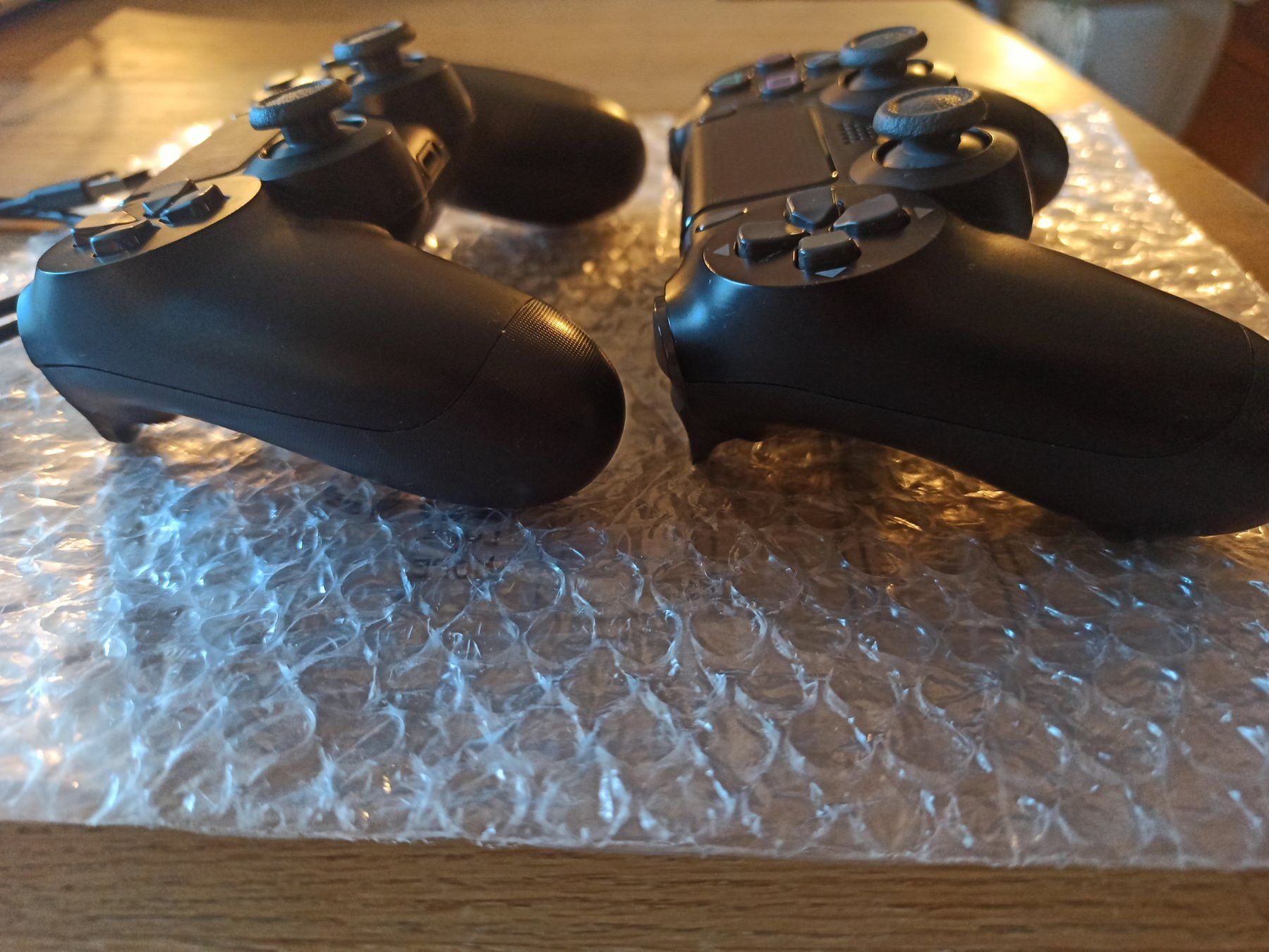 Controller: 2 x Original Controller Sony PS4 Wireless DualShock 4 V2 TOP – Usato da Oberweningen venduto da mar_87mx 5