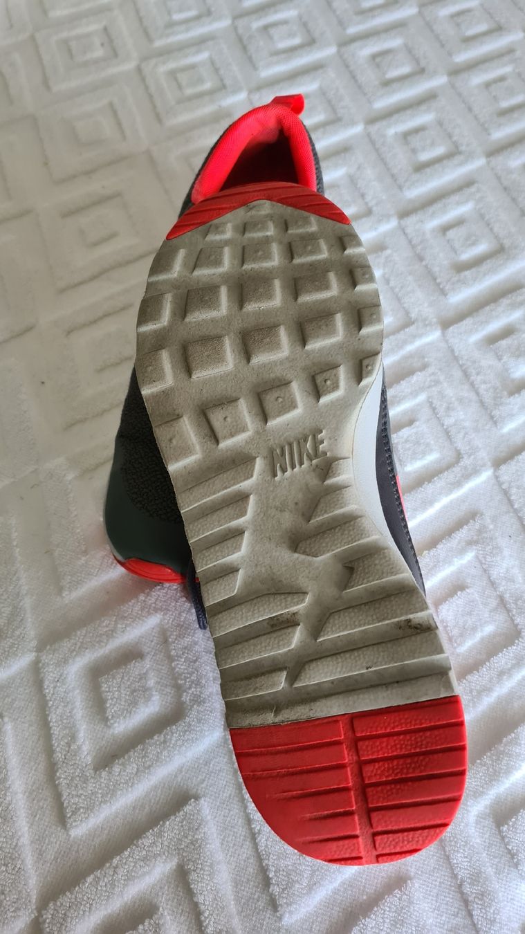 Nike Chaussures femmes: nike schuhe – Neuf (Voir description) à Kriens par nello-1 3