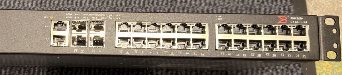 Hub & Switch: Brocade ICX 6430-24 – Usato da Heerbrugg venduto da predch 1