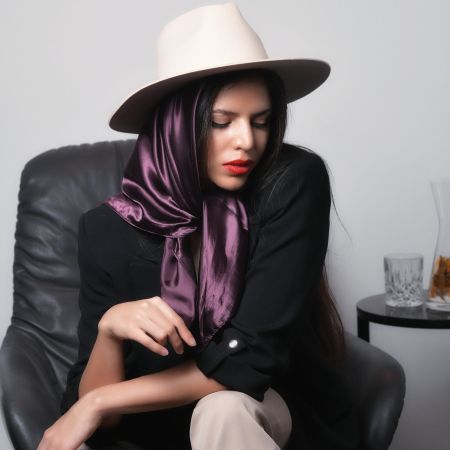 Violeter Foulard