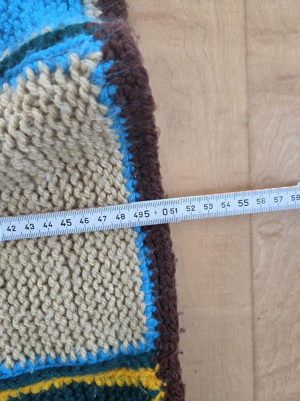 Coperte: Handgestrickte Patchwork-Decke  / 2.4 kg Wolle – Usato da Stans venduto da chessy. 1