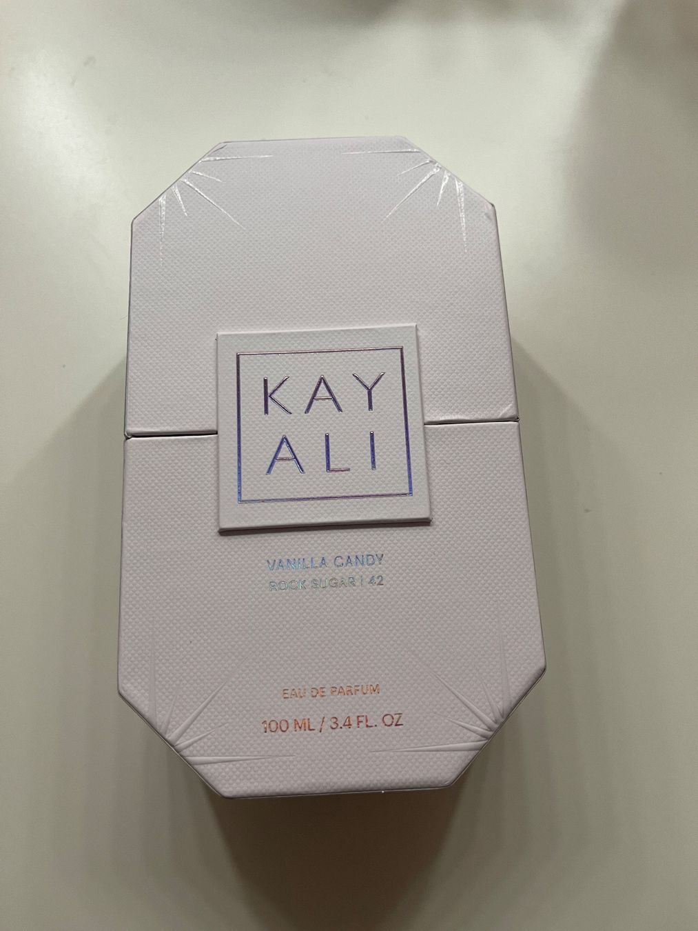 Kayali Parfums & Eau de Toilette: Kayali candy rock sugar – Neuf avec emballage d'origine à Kaiserstuhl AG par bai_ytp6