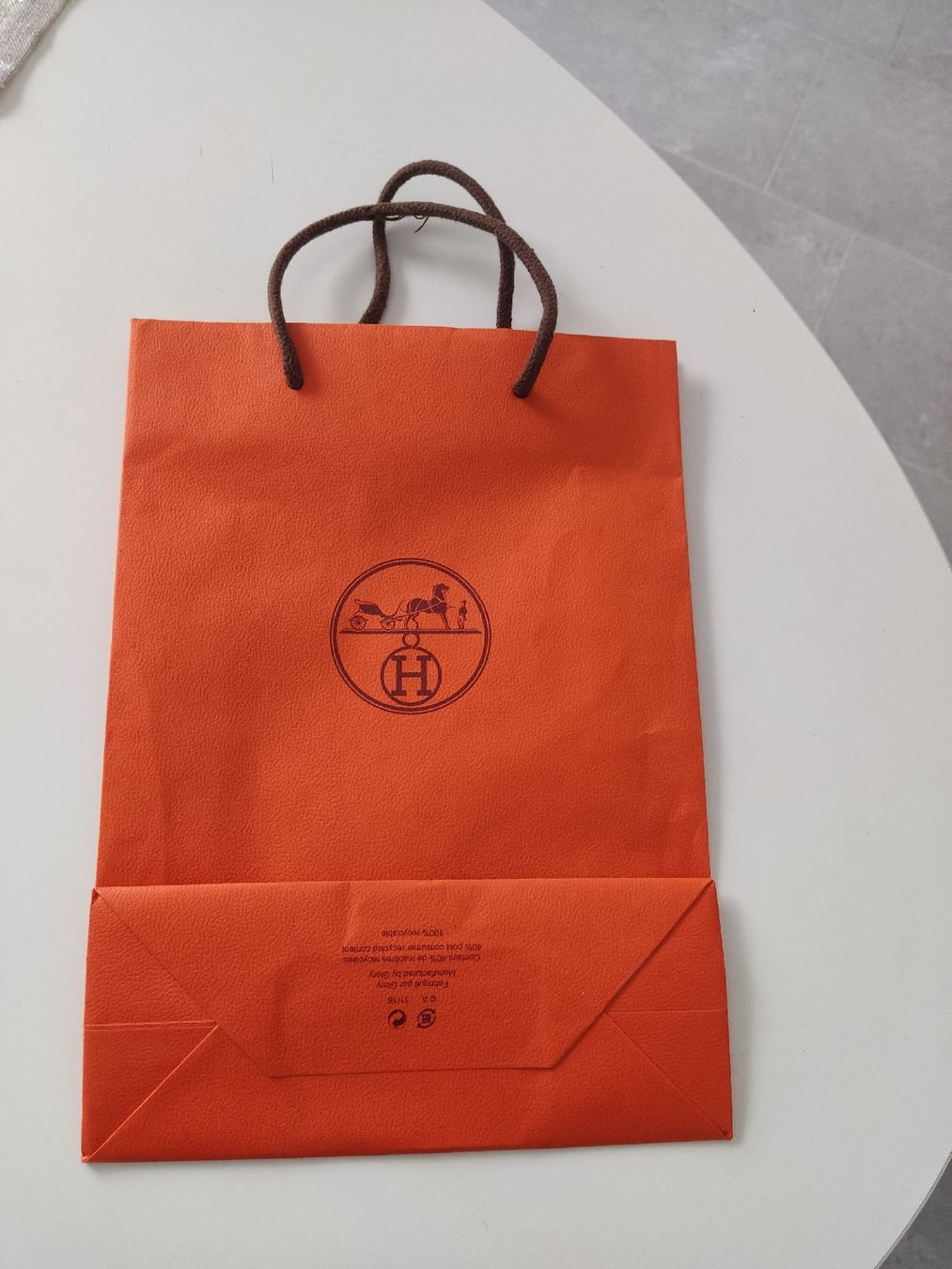 Carta: Hermes Tüten – Usato da Oberwil-Lieli venduto da shoppingqueen09 2