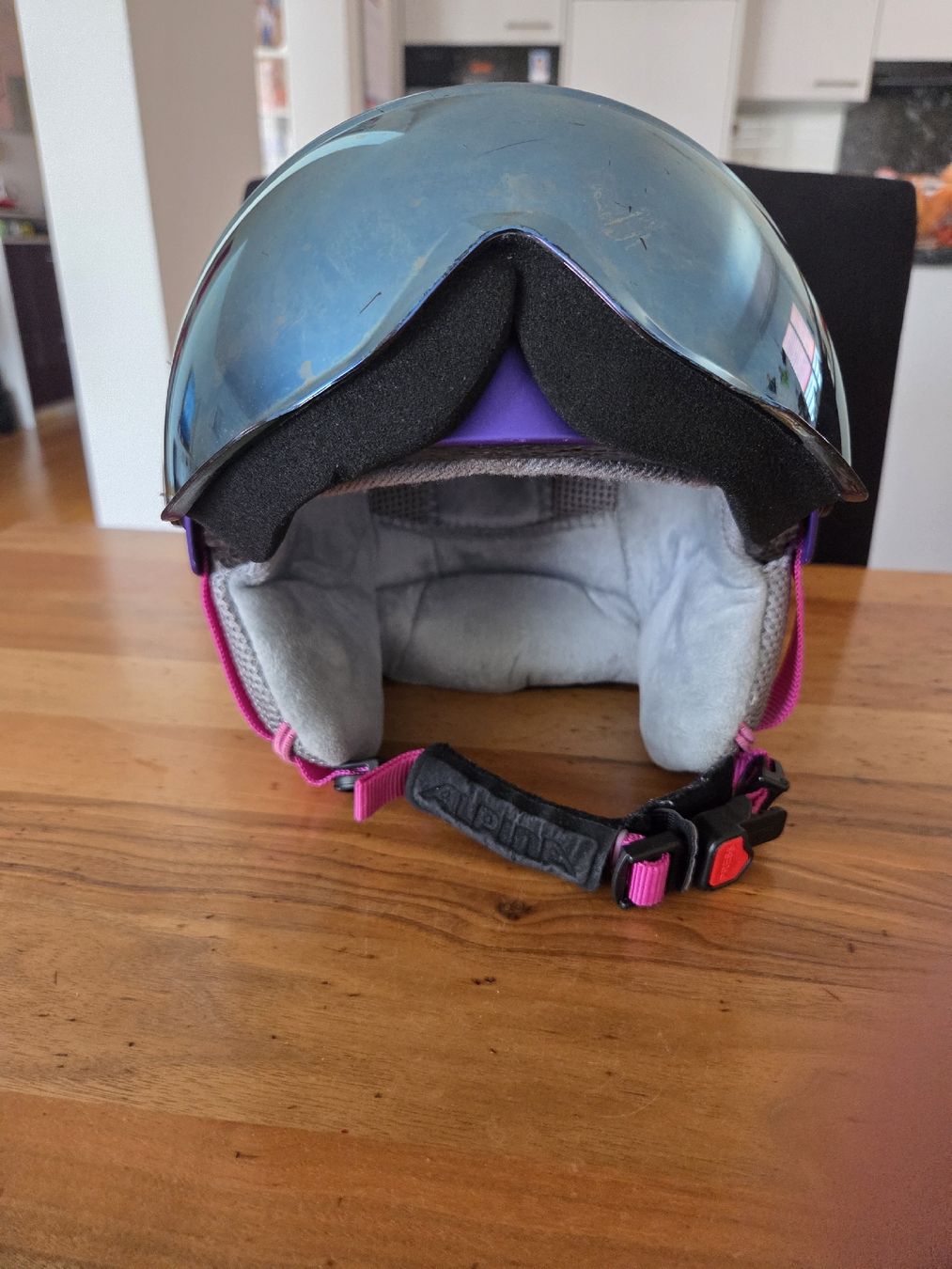 Alpina Casques: Skihelm mit Visier – D'occasion à Root par Melissa011113 2