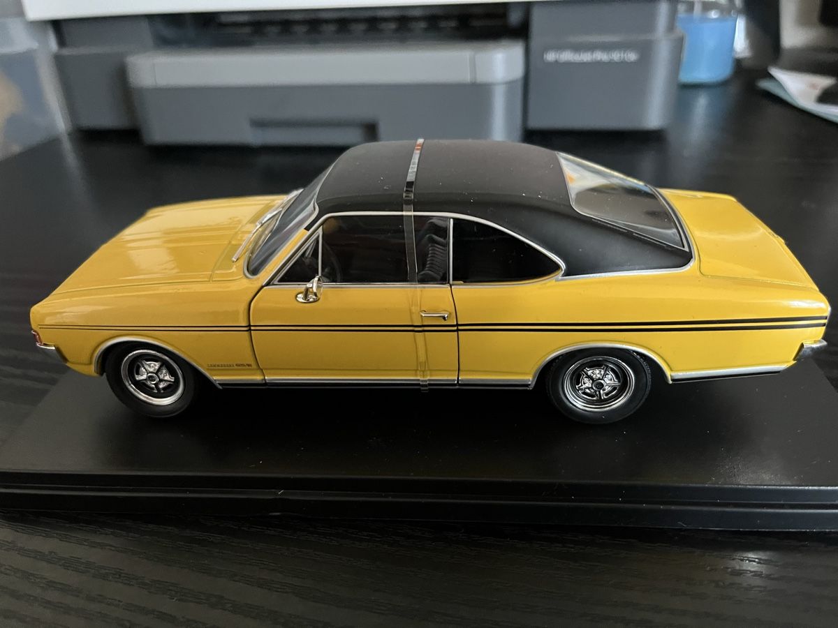 Opel Modellini d'auto: Opel Commodore A Coupe. 1:24 – Nuovo (secondo la descrizione) da Rümlang venduto da Papamoll4 1