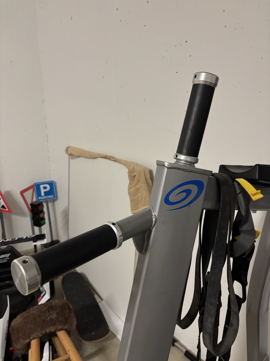 Nautilus Hometrainer: Nautilus Evo Fitnessturm Rack Klimmzugstange – Usato da Wolfhalden venduto da kristijan92 2
