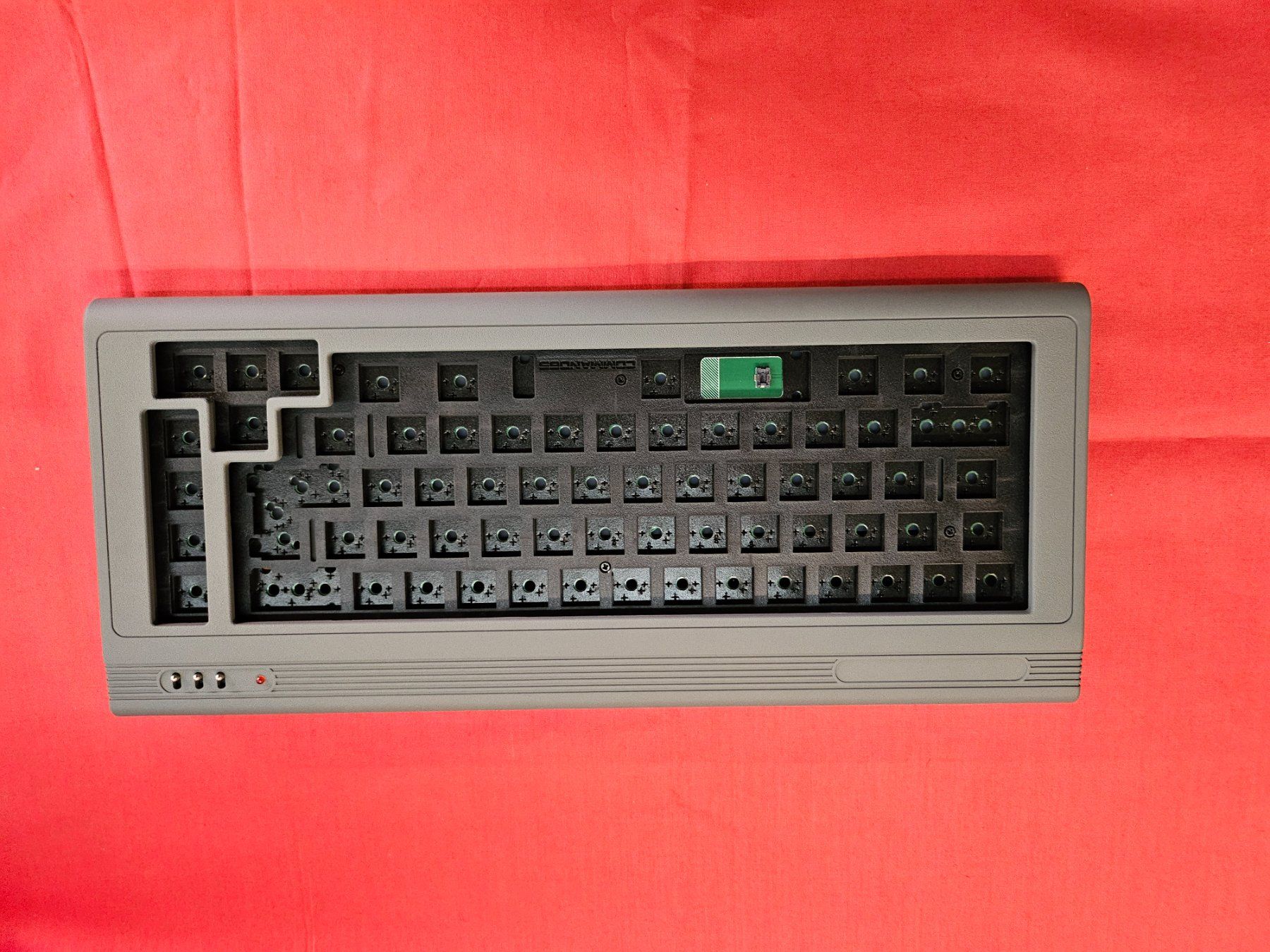 Tastiere: clavier bluetooth cherry MX style C64 gris anthracite – Nuovo e nell'imballaggio originale da fully venduto da Benleouf