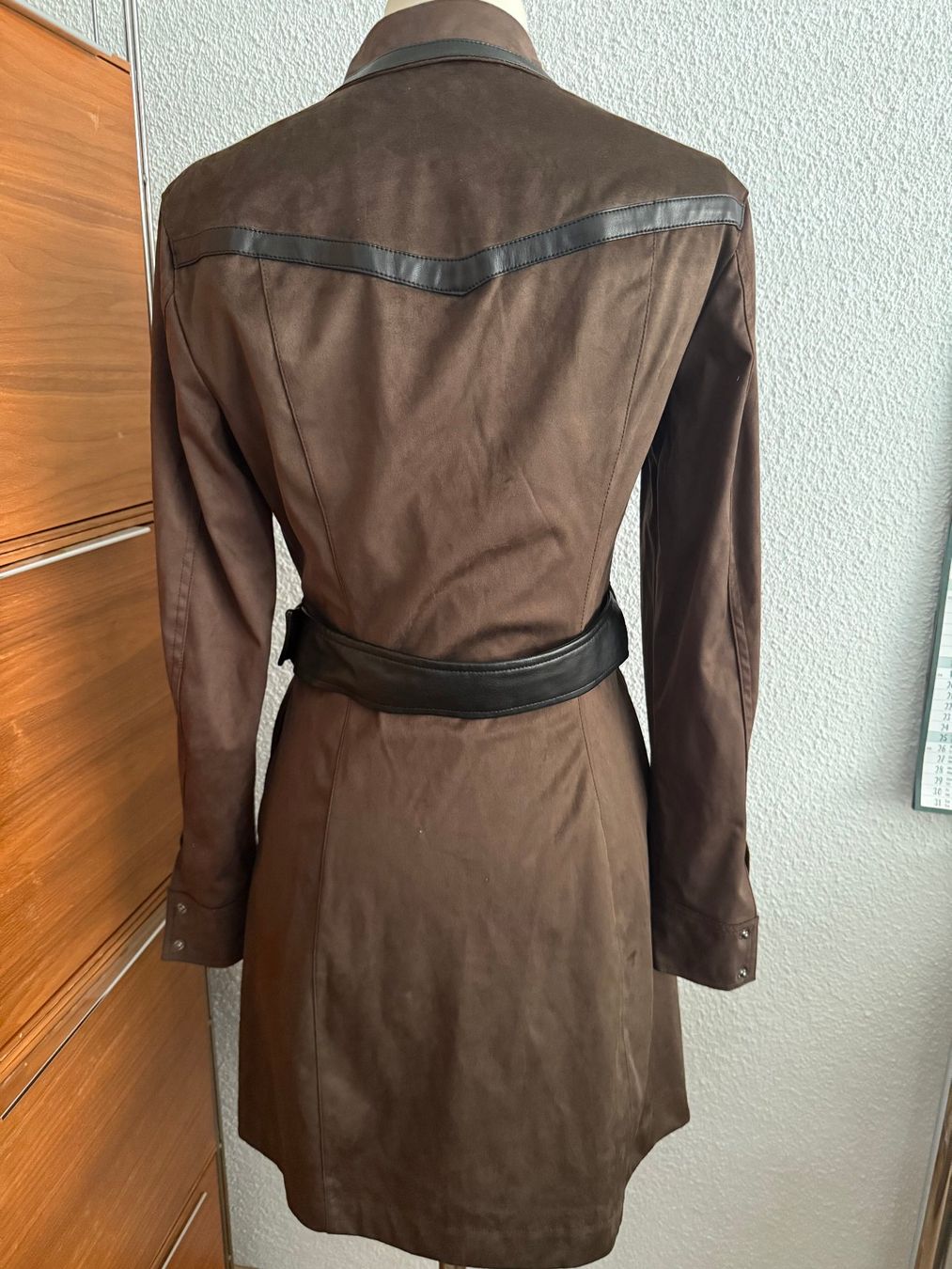 Guess Vestiti: Guess Kleid braun Gr. S oder EU 40 – Usato da Kirchdorf AG venduto da coco123 1