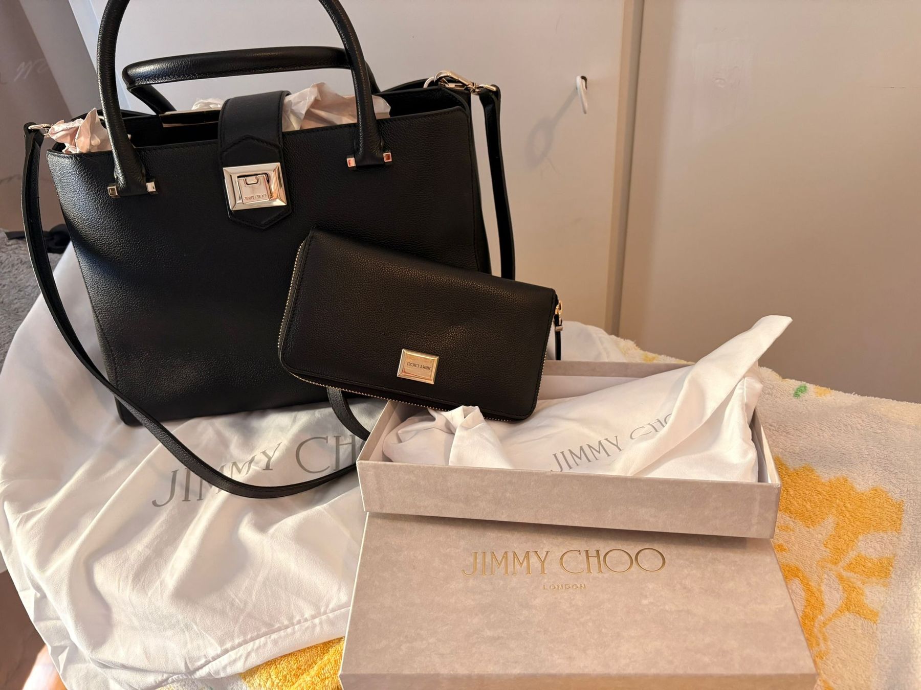 Jimmy Choo Borse da donna: Jimmy Choo tote bag with wallet – Usato da Lugano venduto da mercatino669
