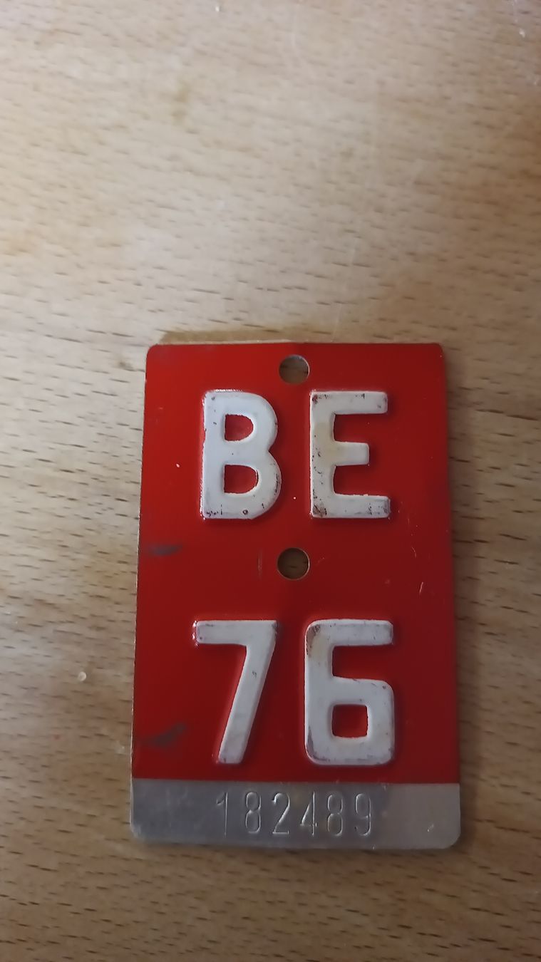 Insegne: Velo-Nummernschild von 1976 – Usato da Meiringen venduto da MikeKiloWhisky