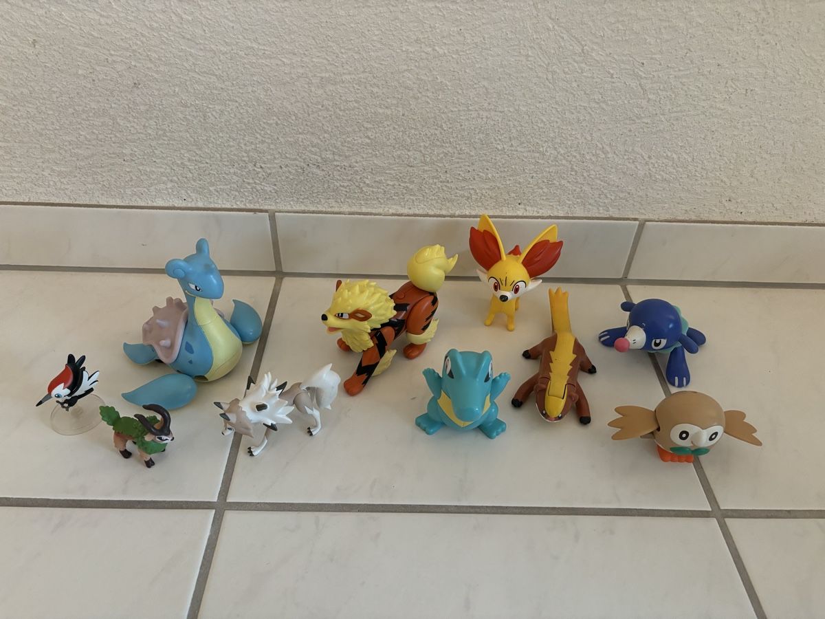 Pokémon Figuren: Diverse Pokémon Figuren – Gebraucht aus Uetikon am See von Winnieclaudia
