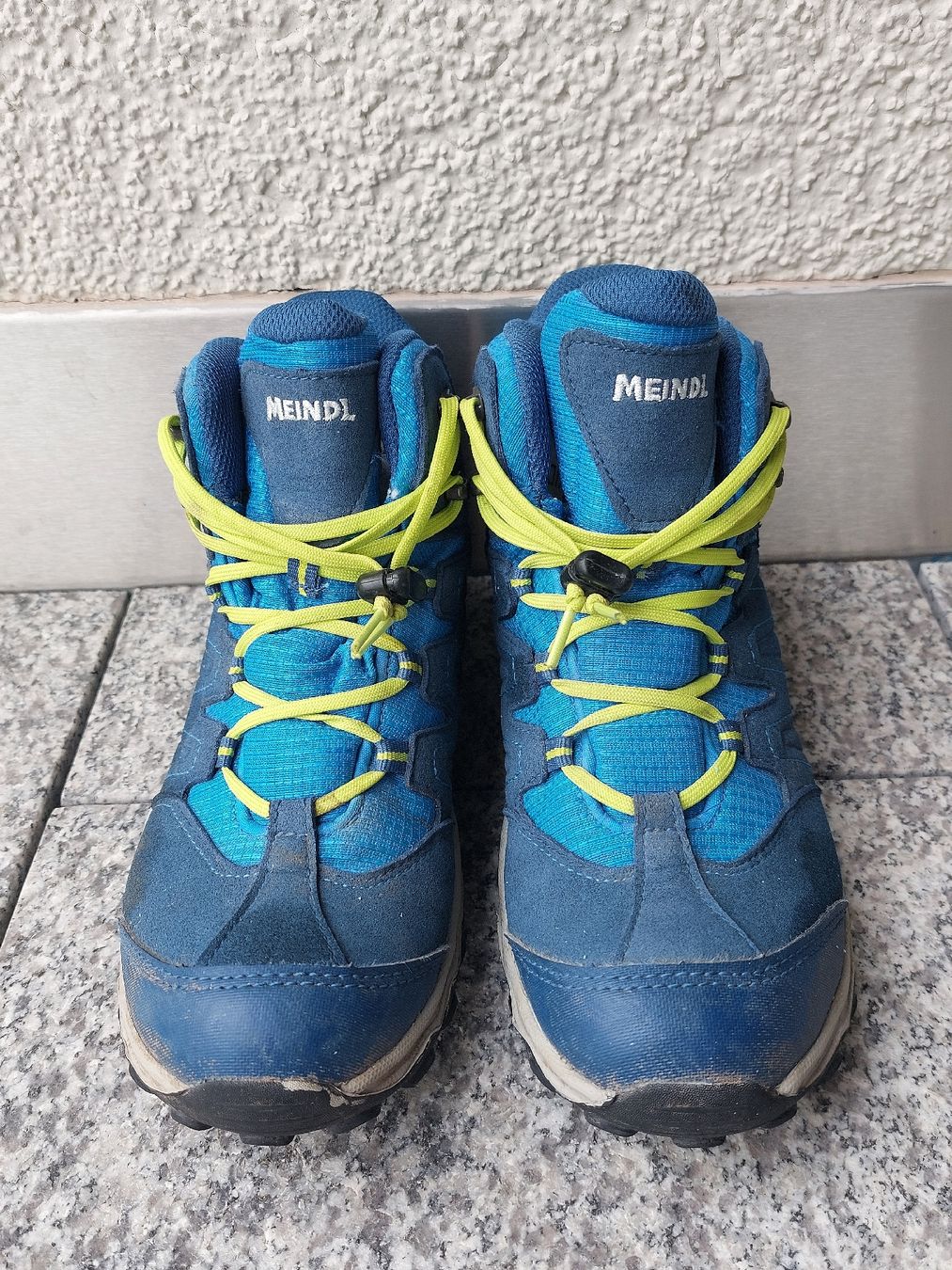 Meindl Chaussures garçon: Meindl Kinder-Wanderschuhe Gr. 35 – D'occasion à Zürich par cebru80