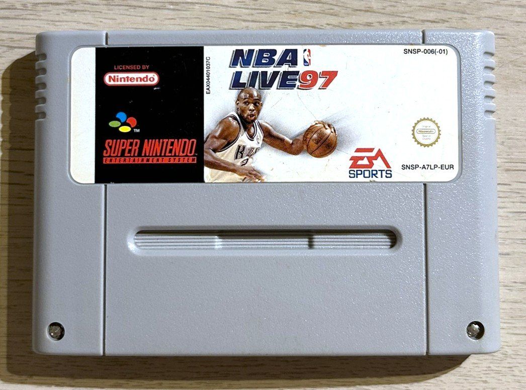 Nintendo Giochi: NBA Live 97 Super Nintendo SNES – Usato da St. Gallen venduto da Alpine.Arcade